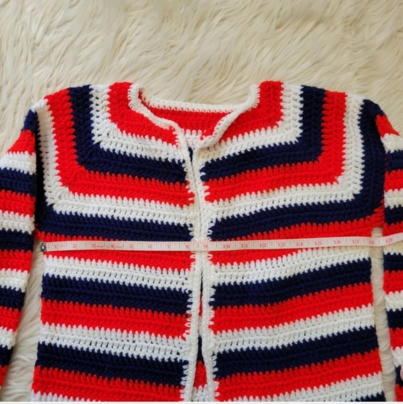 VTG 60's CROCHET KNIT Afghan Coat Cardigan Handmade Patriotic Red White Blue M/L - Picture 3 of 7